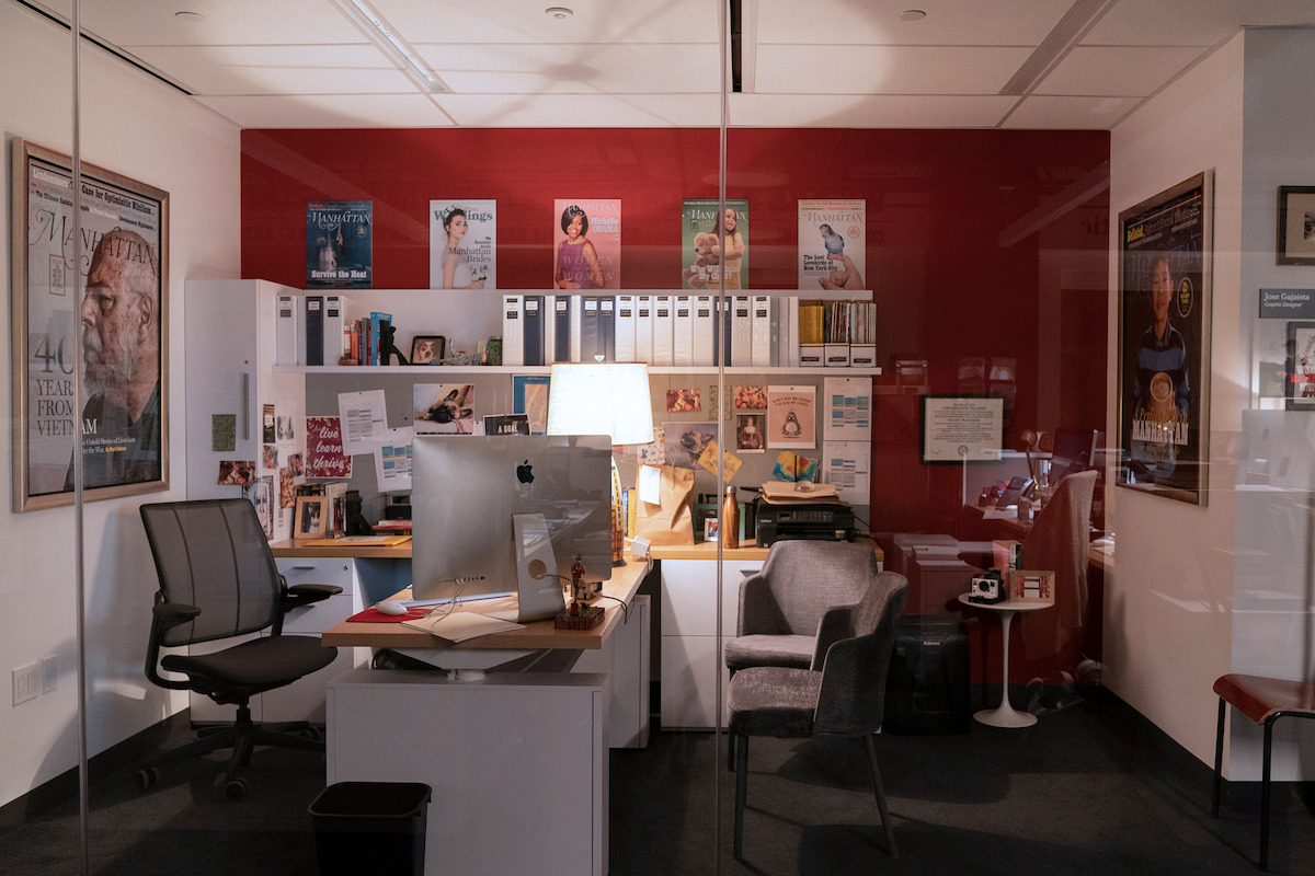 Why ‘Inventing Anna’ Has a ‘Seductive’ All-Red Newsroom