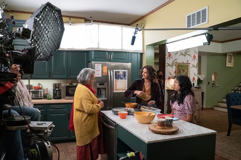Ranjita Chakravarty as Nirmala, Poorna Jagannathan as Nalini Vishwakumar and Maitreyi Ramakrishnan as Devi