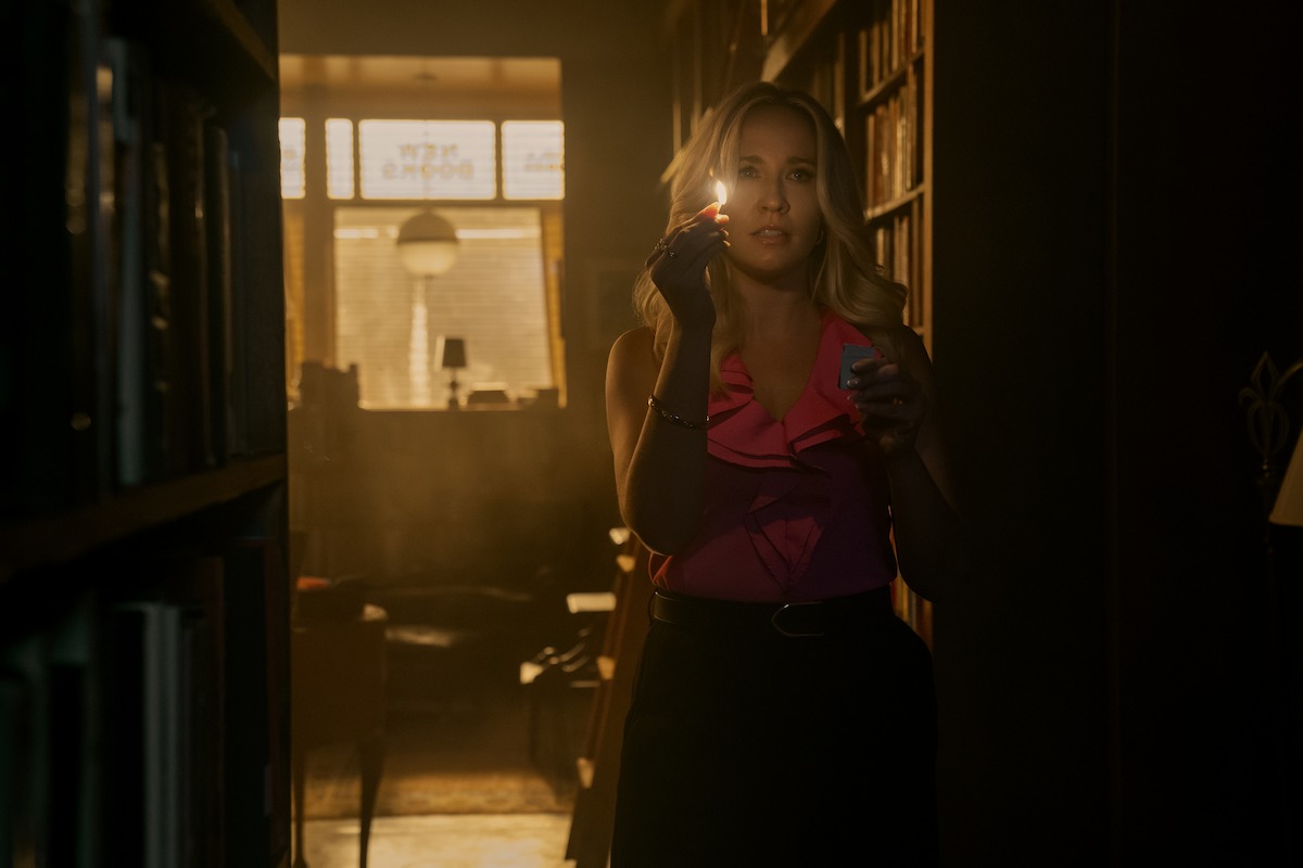 Anna Camp as Maddie Lockwood in 'Du'.