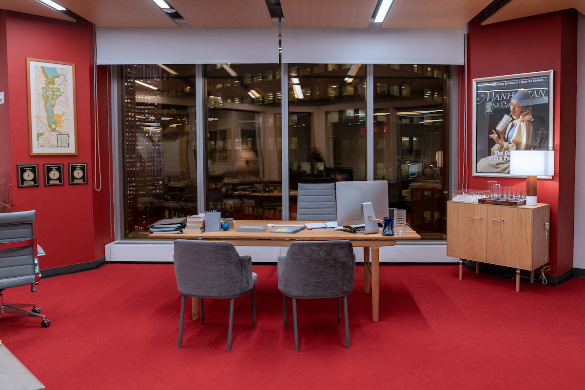 Why ‘Inventing Anna’ Has a ‘Seductive’ All-Red Newsroom