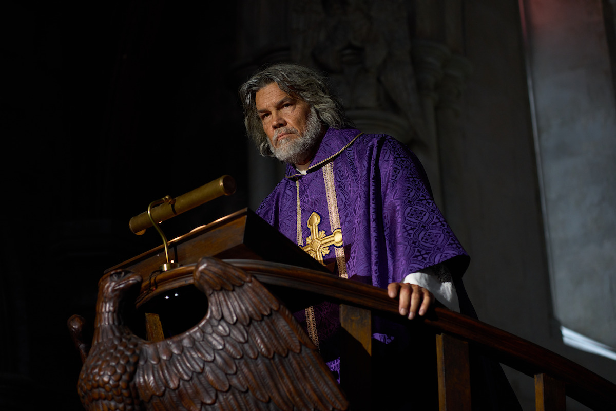 Josh Brolin in ‘Wake Up Dead Man: A Knives Out Mystery’