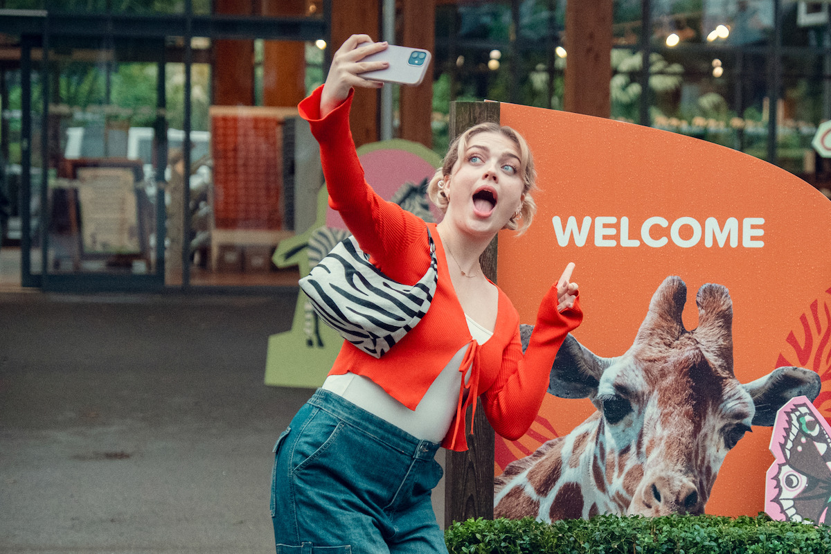 Rhea Norwood as Imogen takes selfie in Season 3 of ‘Heartstopper.’