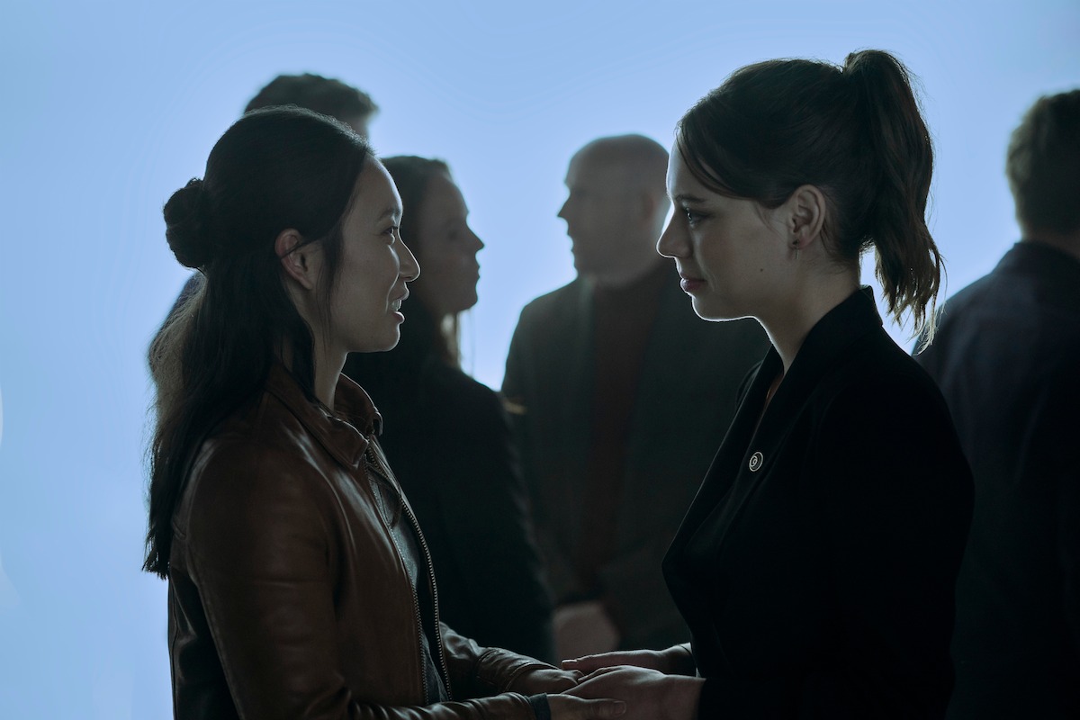 Jin (Jess Hong) and Tatiana (Marlo Kelly) in ‘3 Body Problem’ Episode 4