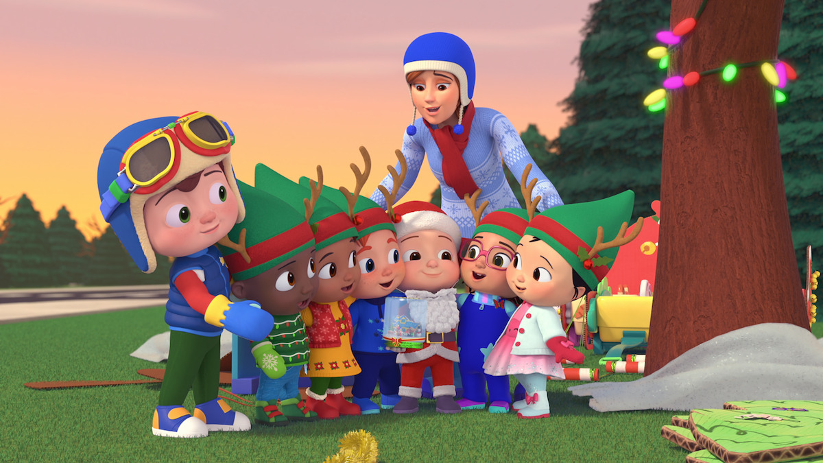 Cocomelon Lane S6 (L to R) Dawson Littman as TomTom, Denzel Onaba as Cody, Samantha Alarcon as Nina, Sebastian Billingsley-Rodriguez as Nico, Cruze McKinnon as JJ, Kaiyus Tiwana Grewal as Bella, Diana Tsoy as Cece, Meg Roe as JJ’s mom in Cocomelon Lane S6. Cr. Courtesy of Netflix © 2025