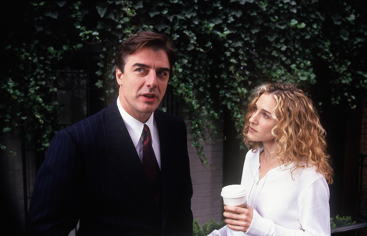 Big (Chris Noth) and Carrie (Sarah Jessica Parker) talk in ‘Sex and the City’ Season 1.