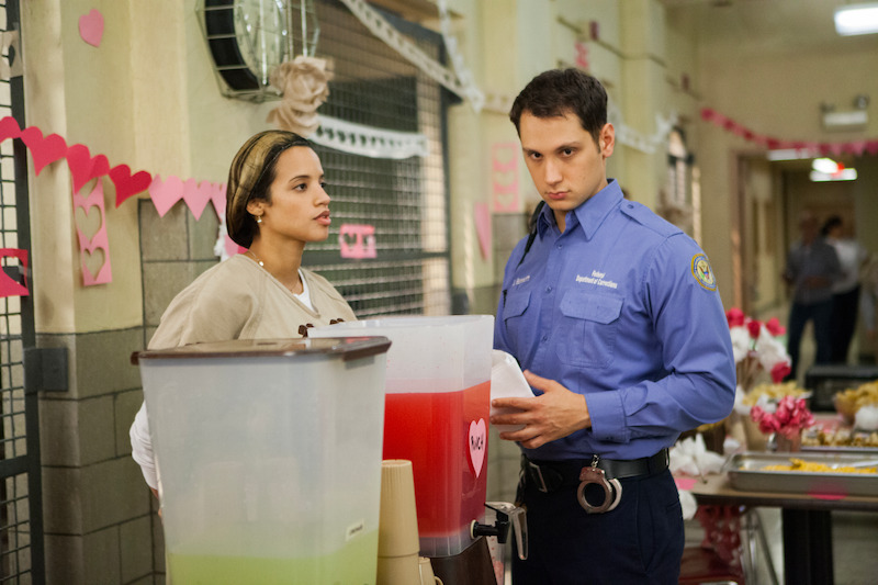 (L to R) Dascha Polanco as Dayanara, Matt McGorry as John in Orange Is The New Black Season 2.