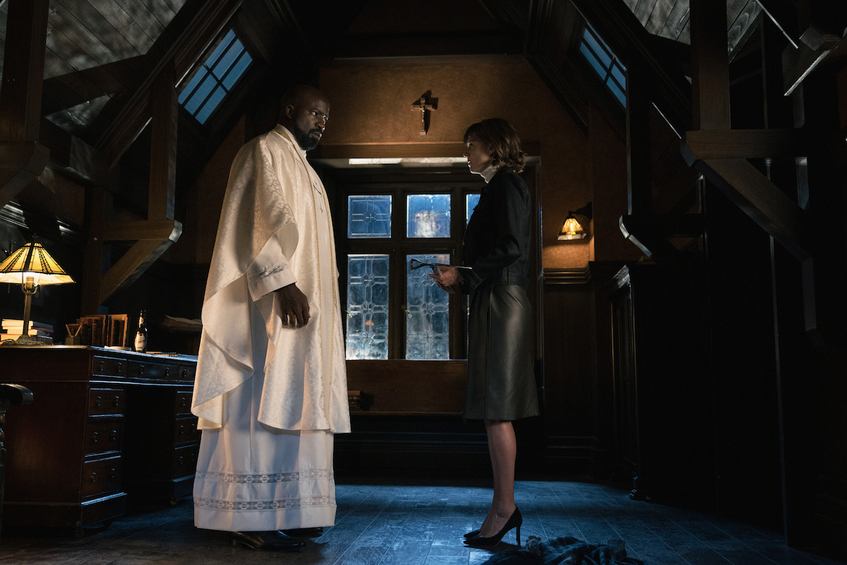 Mike Colter as David Acosta and Katja Herbers as Kristen Bouchard in ‘Evil’