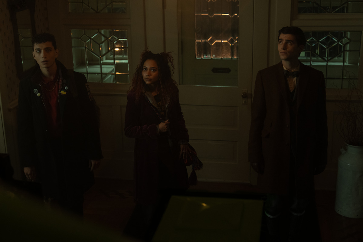 Jayden Revri as Charles Rowland, Kassius Nelson as Crystal Palace, and George Rexstrew as Edwin Payne stuck in the time loop in Episode 3 of ‘Dead Boy Detectives’