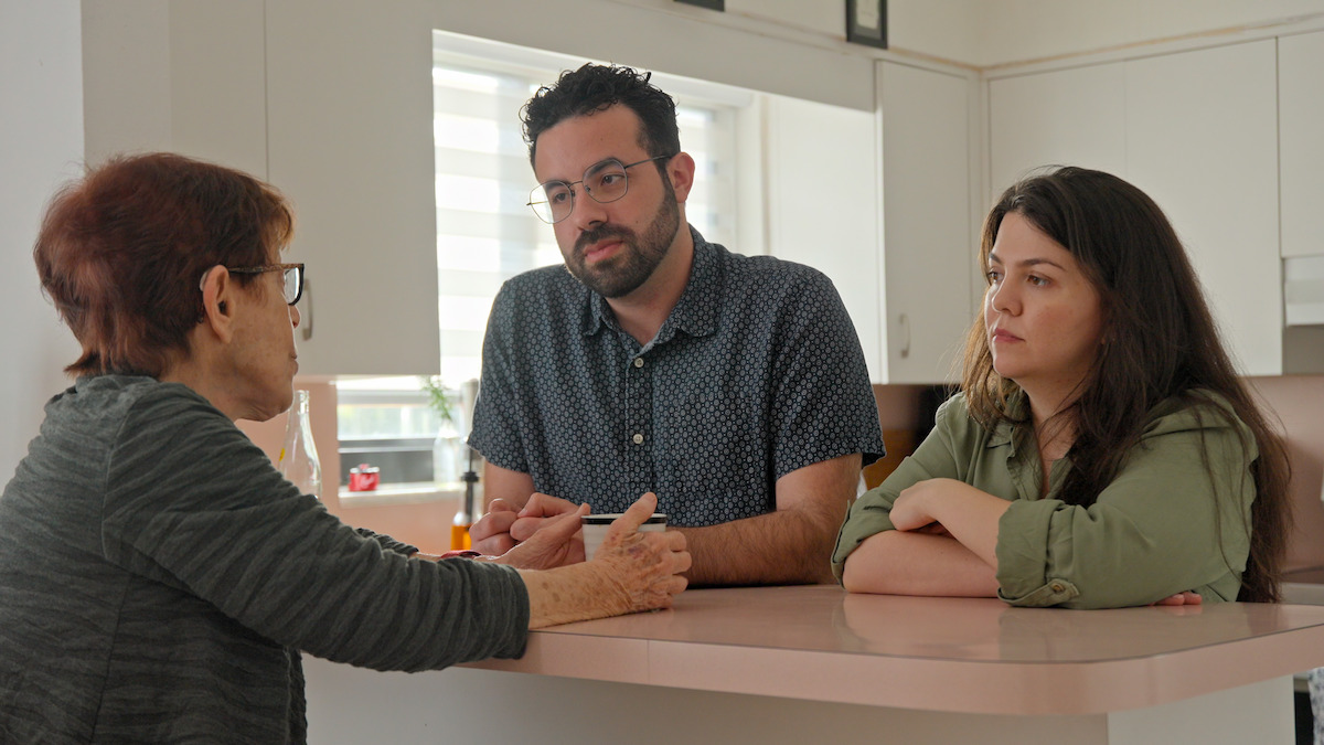 Couple from study talk to Dr. Swan