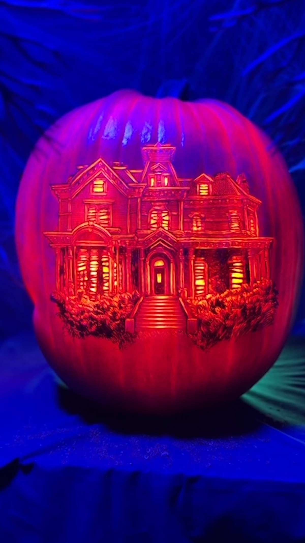 Creel House Pumpkin Carving Stranger Things.