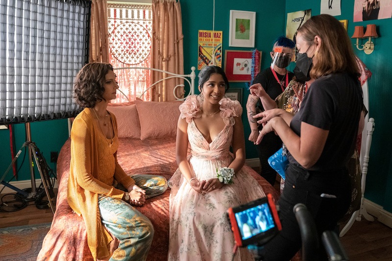 Poorna Jagannathan as Nalini Vishwakumar and Maitreyi Ramakrishnan as Devi 