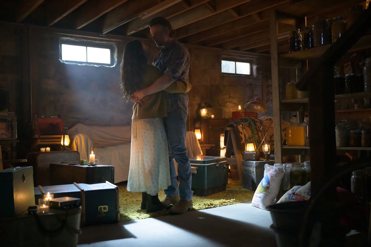 Minka Kelly as Quinn and Josh Duhamel as Staten in ‘Ransom Canyon’