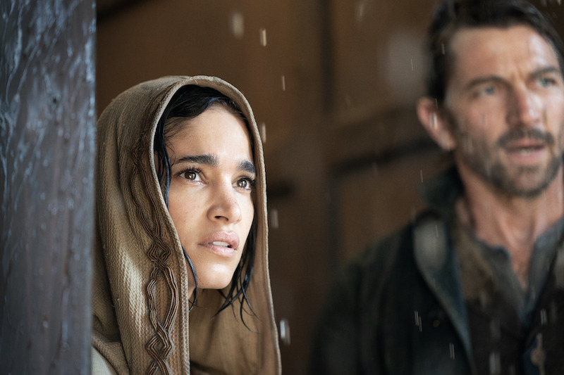 Sofia Boutella as Kora and Michiel Huisman as Gunnar in ‘Rebel Moon’