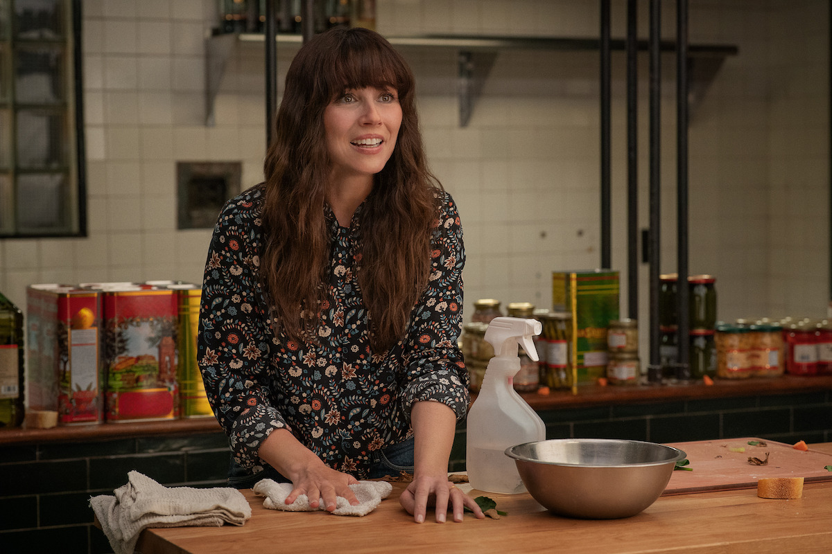 Linda Cardellini as Olivia in ‘Nonnas’