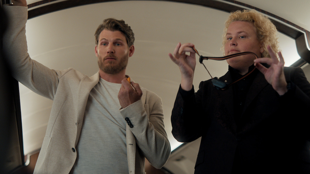 Travis Van Winkle as Aldon Reece and Fortune Feimster as Roo Russell in Season 2 of ‘FUBAR’