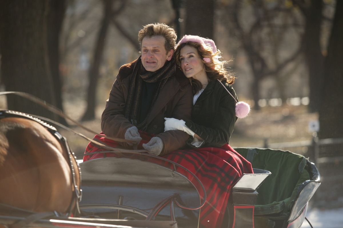 Aleksandr Petrovsky (Mikhail Baryshnikov) takes Carrie (Sarah Jessica Parker) on a sleigh ride in ‘Sex and the City’ Season 6.