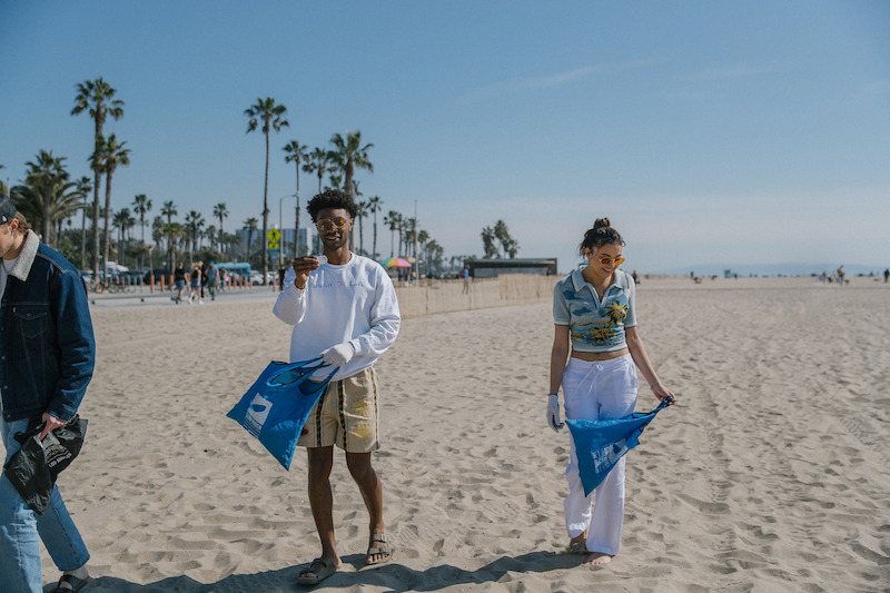 Poguelandia beach cleanup