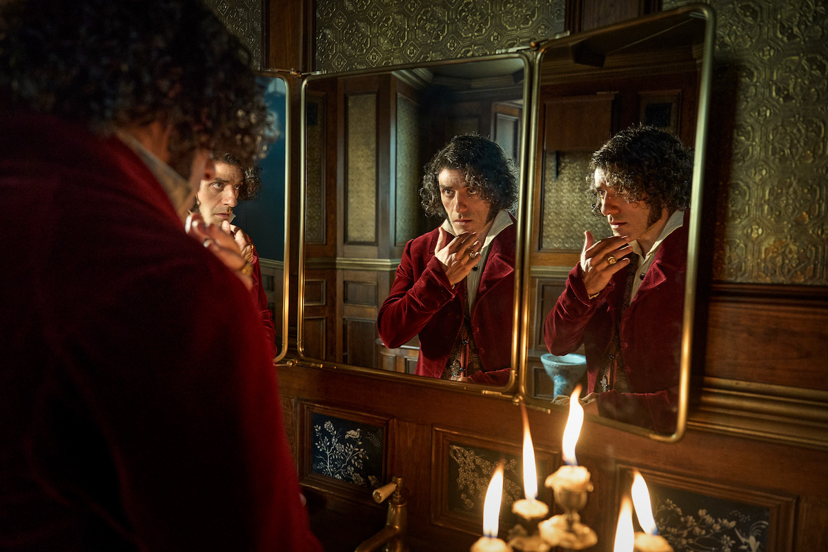 Oscar Isaac as Victor Frankenstein in Frankenstein.