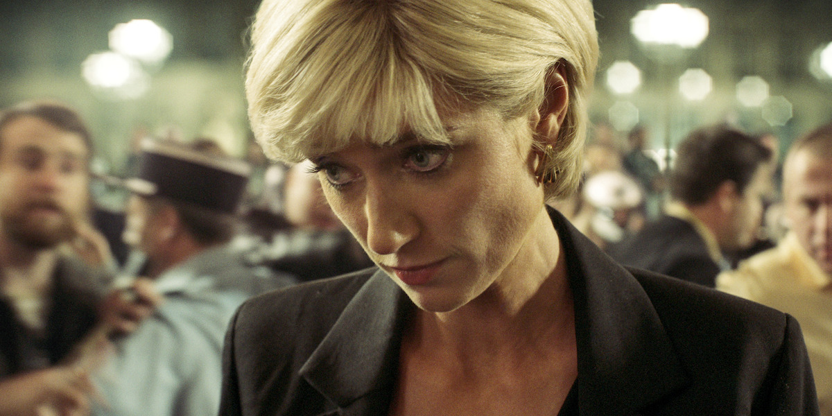 Elizabeth Debicki como Diana, em ‘The Crown’. 