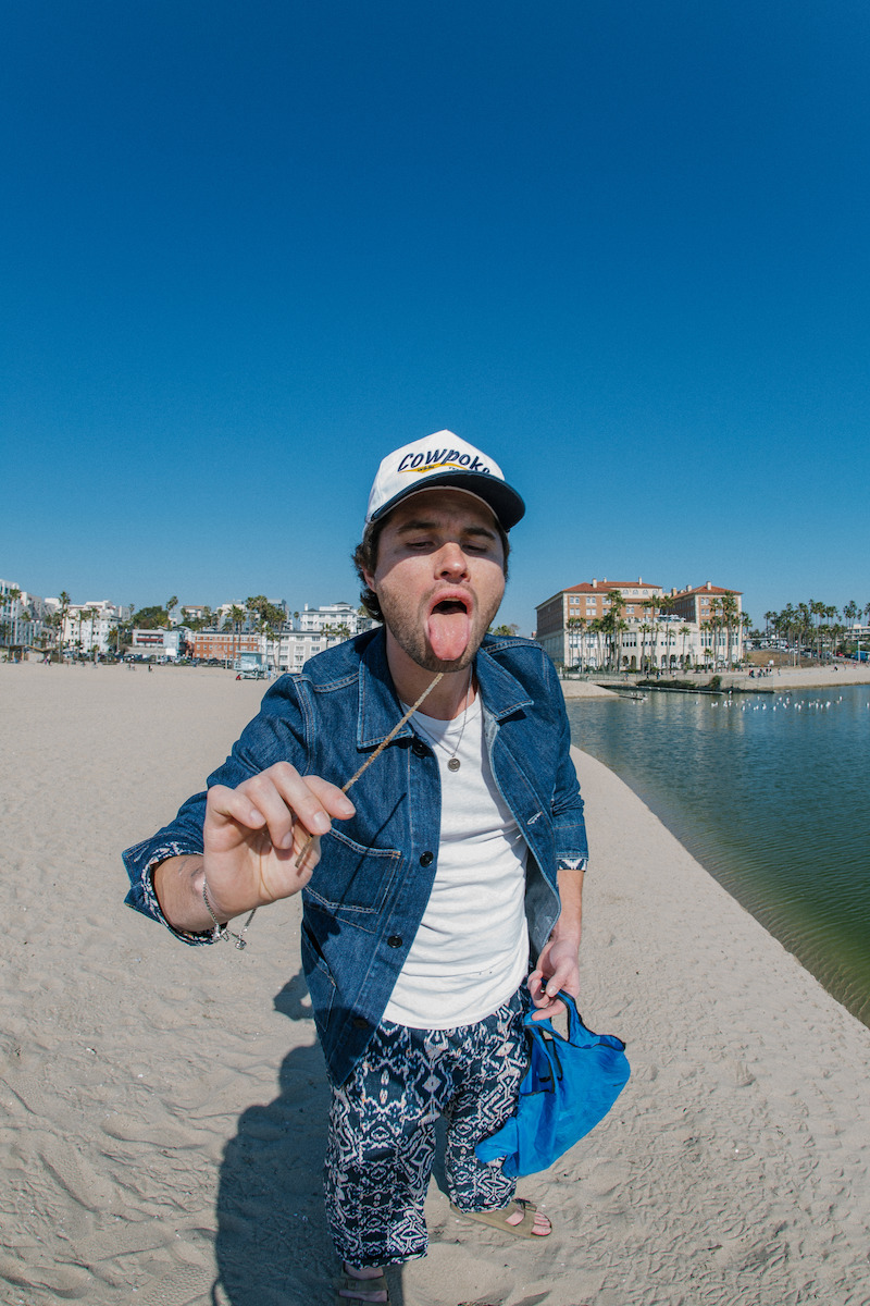 Poguelandia beach cleanup