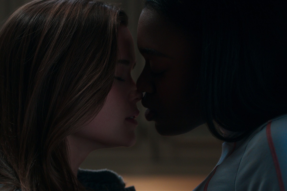 Cal and Jules Kisses in 'First Kill' - Netflix Tudum