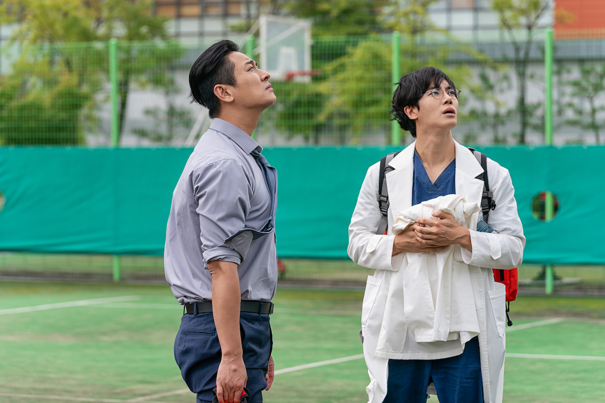 Ju Ji-hoon as Baek Kang-hyuk, Choo Young-woo as Yang Jae-won