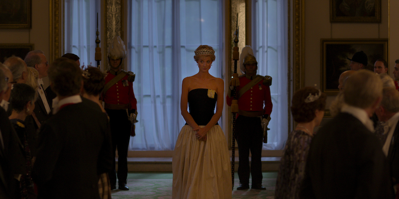 Strapless black and white dress in a tiara