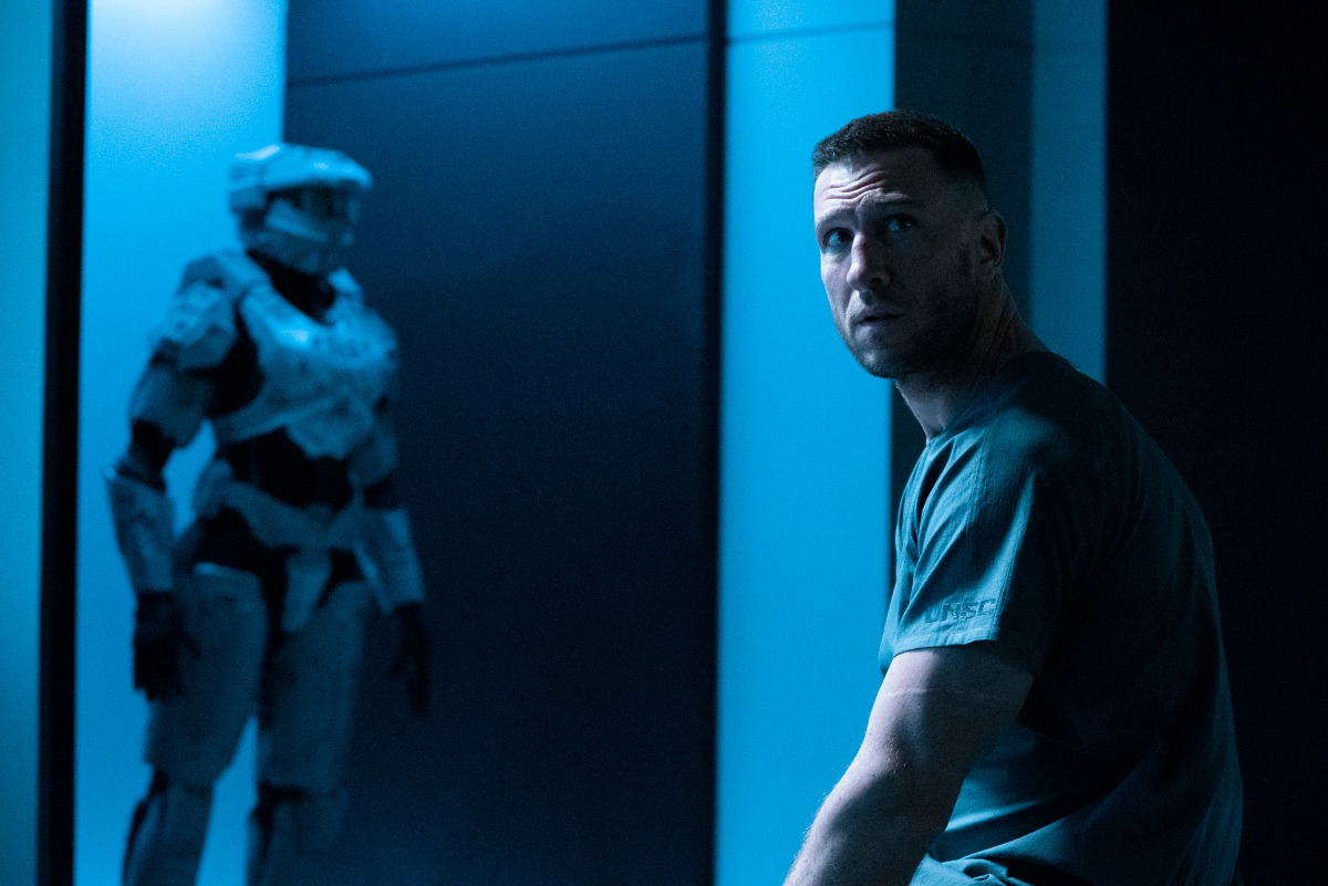 Pablo Schreiber as Master Chief sits in front of his armor in ‘Halo.’