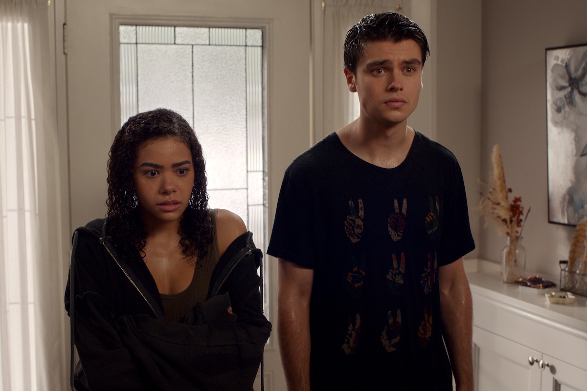 Antonia Gentry as Ginny Miller, Felix Mallard as Marcus Baker in ‘Ginny & Georgia’ Season 3