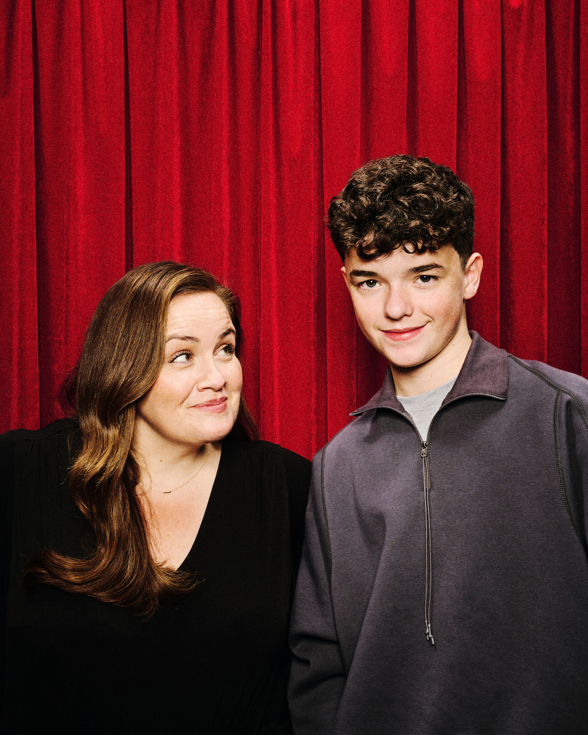 Jessica Gunning & Owen Cooper in a photobooth