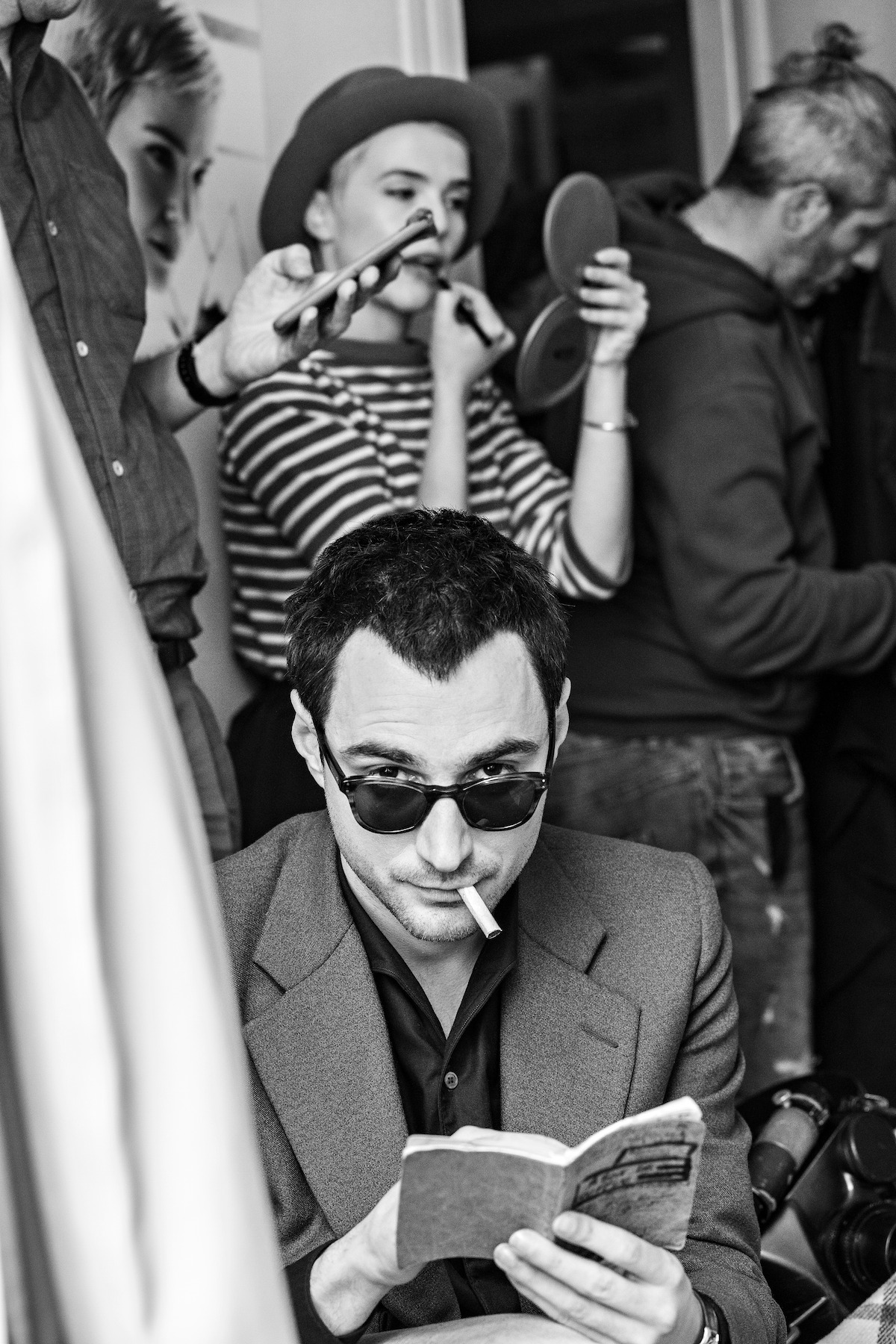 BTS of Deutch and Marbeck on set.