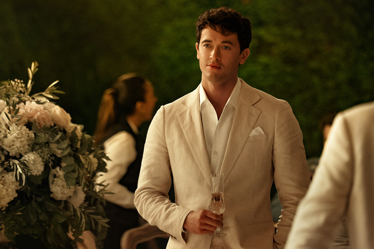 Tom Blyth as Alex in ‘People We Meet on Vacation’