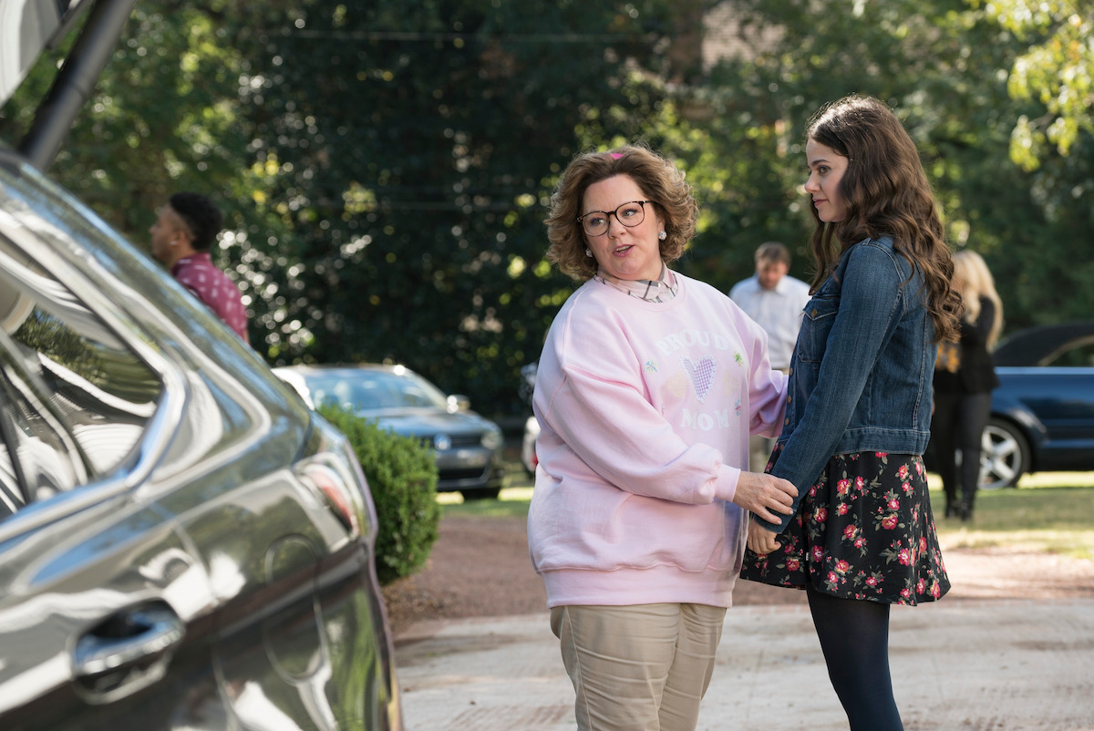Melissa McCarthy as Deanna and Molly Gordon as Maddie say goodbye in ‘Life of the Party.’