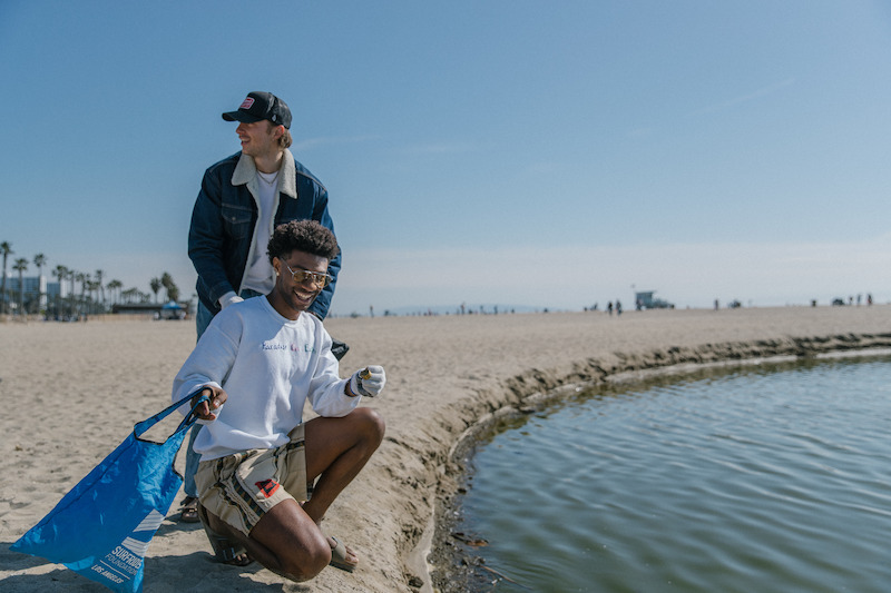 Poguelandia beach cleanup