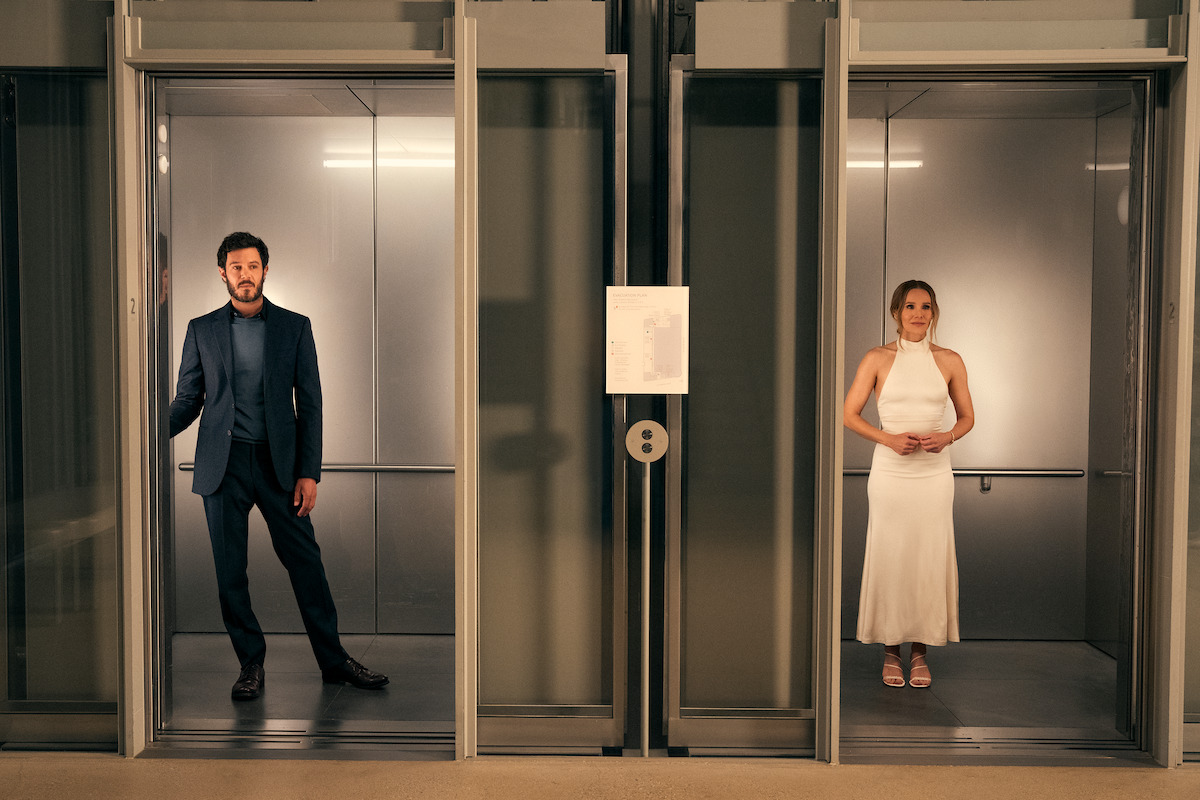 Adam Brody and Kristen Bell in a scene from Nobody Wants This.