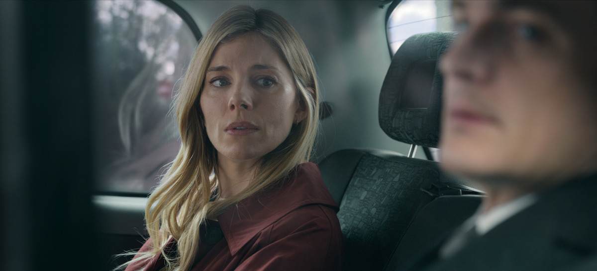 Sophie (Sienna Miller) and James Whitehouse (Rupert Friend) on their way to court in Anatomy of a Scandal.