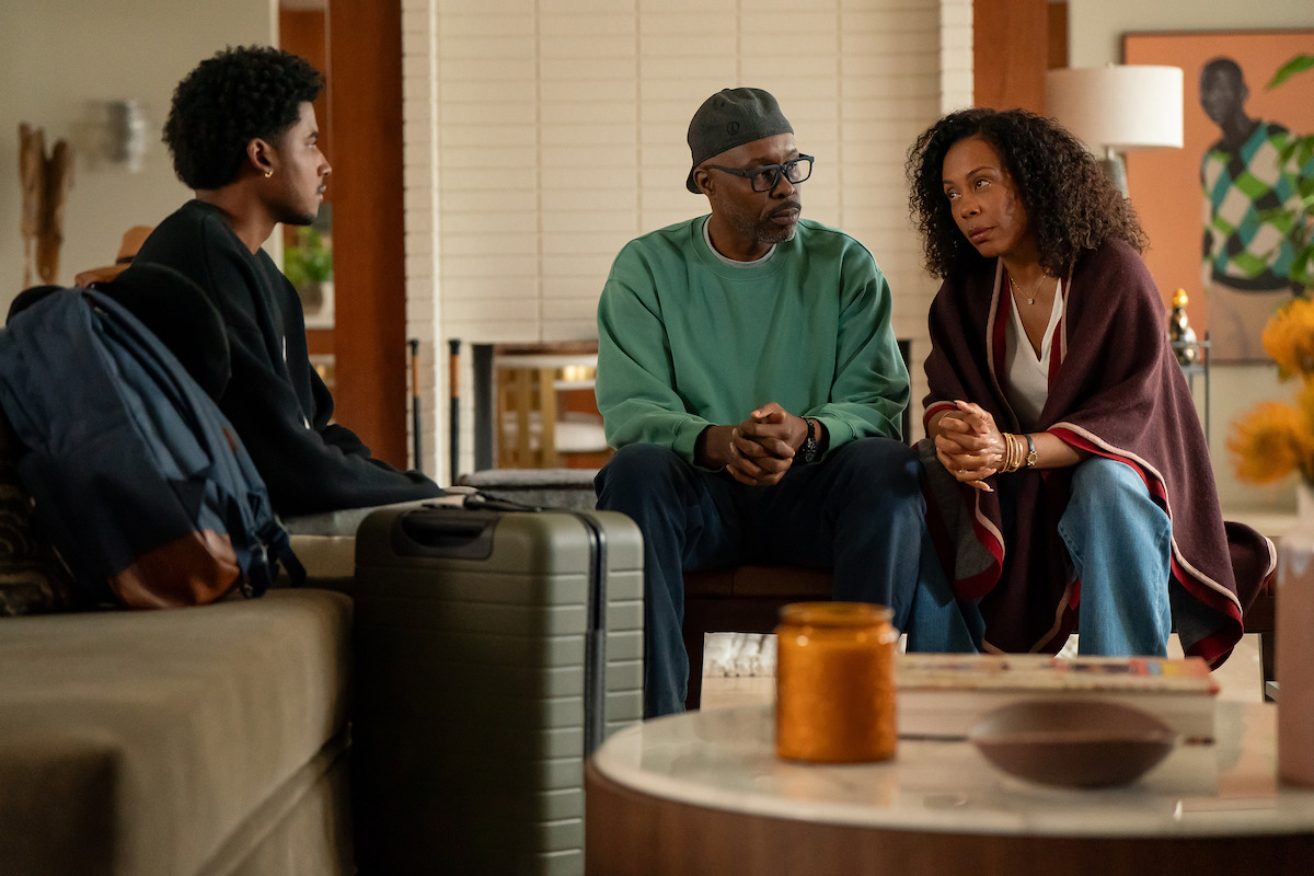 Michael Cooper Jr. as Justin Edwards, Wood Harris as Eric, and Karen Pittman as Dawn in ‘Forever’