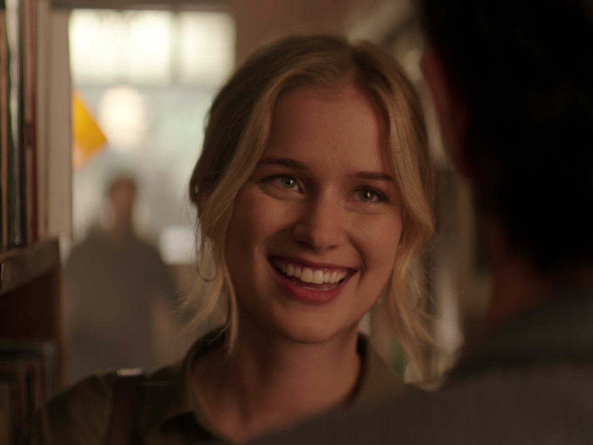 Elizabeth Lail as Beck