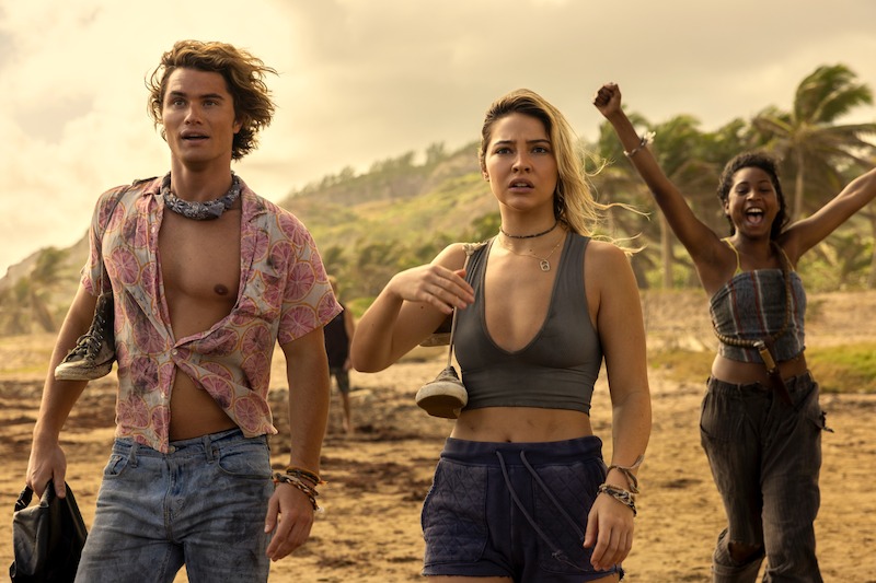 (L to R) Chase Stokes as John B, Madelyn Cline as Sarah Cameron, Carlacia Grant as Cleo 