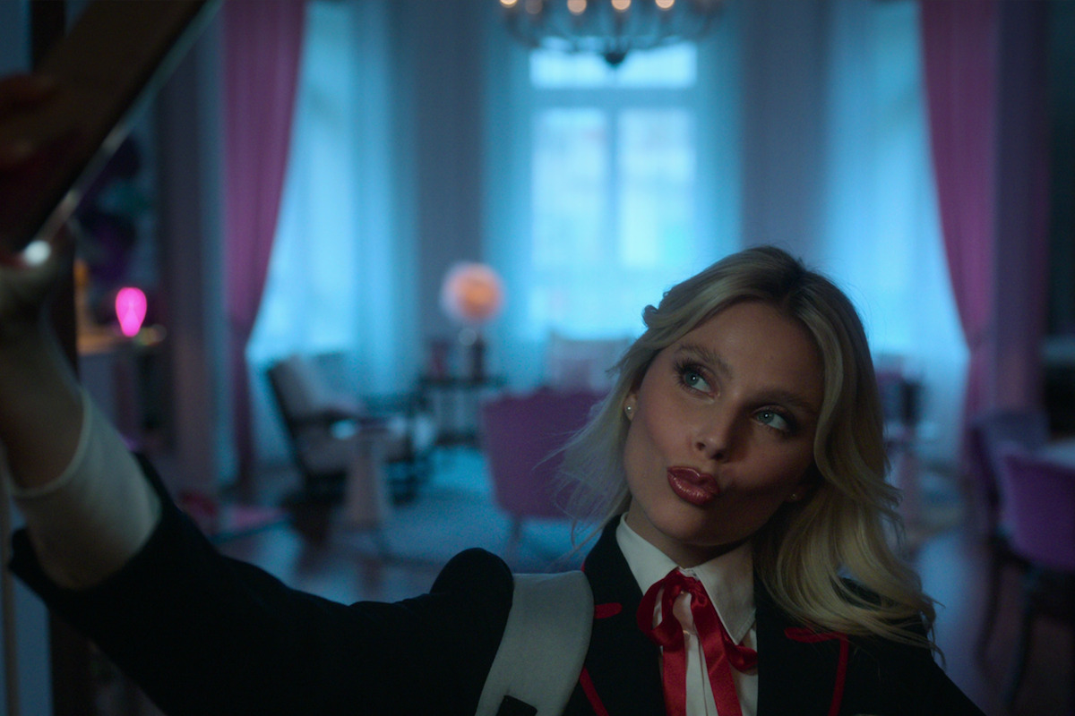 Isadora (Valentina Zenere) 