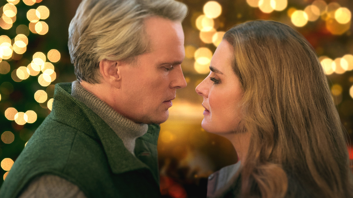 Cary Elwes Reveals All About His Rom-Com Return in ‘A Castle for Christmas’ 