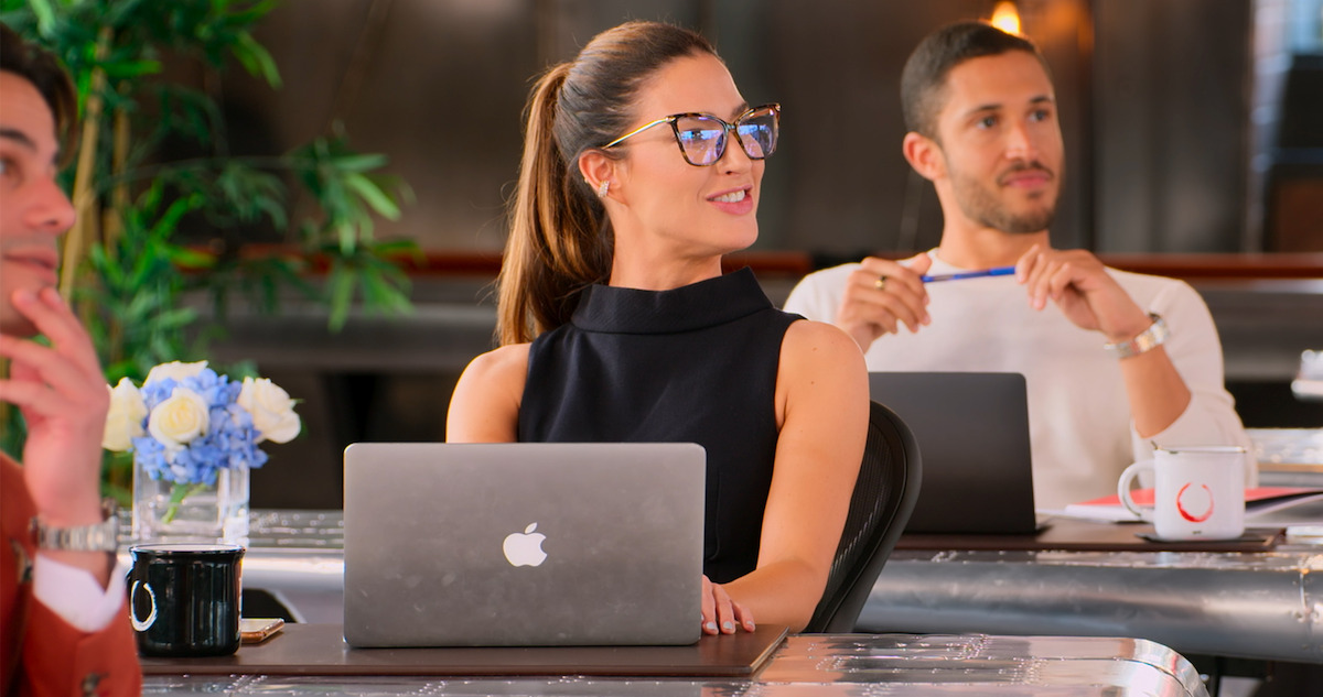 What Did You Say, Polly? | 'Selling The OC' S1E1