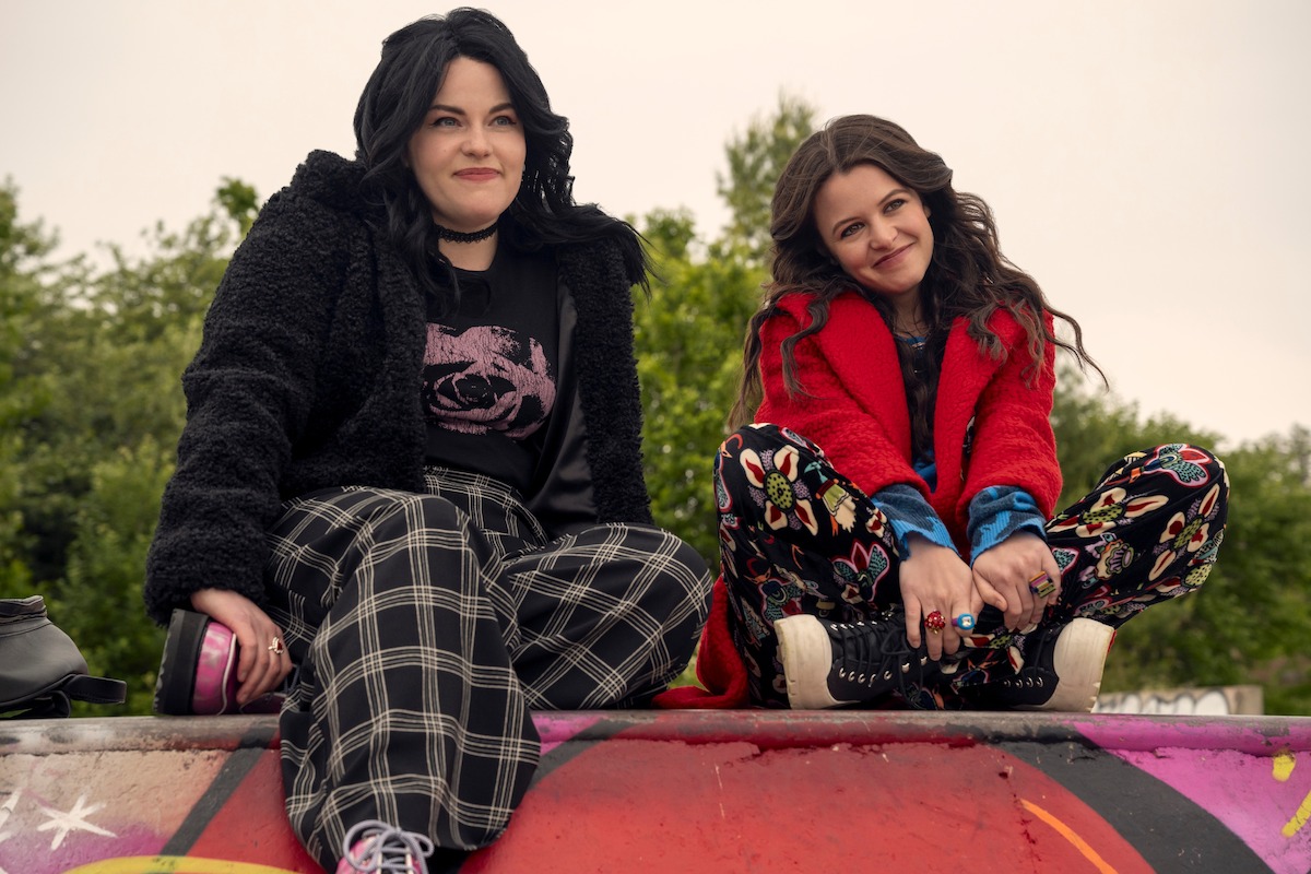 Katelyn Wells as Silver, Sara Waisglass as Maxine in ‘Ginny & Georgia’ Season 3