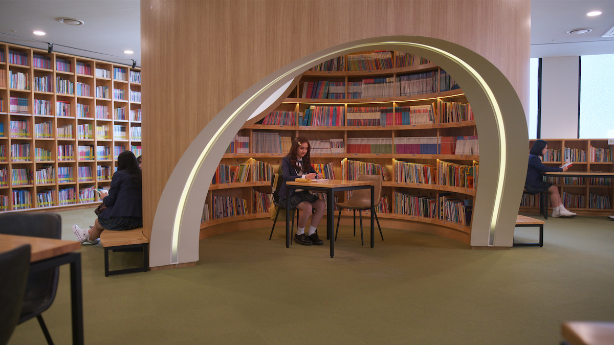KISS Library on ‘XO, Kitty’