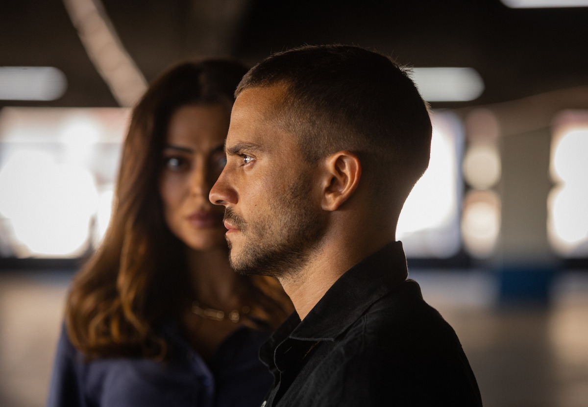 Juliana Paes e André Lamoglia em cena de “Os Donos do Jogo”