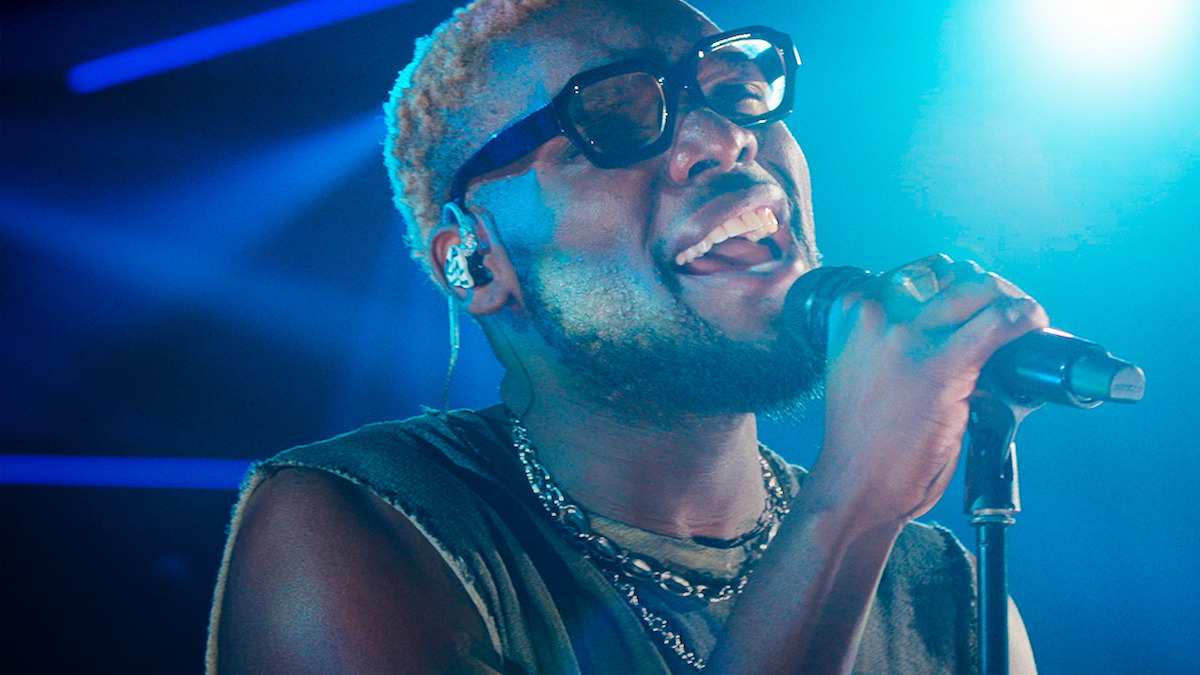 Donzell Taggart singing