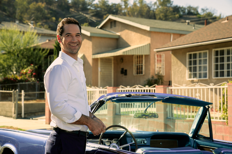 Manuel Garcia-Rulfo as Mickey Haller in episode 201 of The Lincoln Lawyer. 
