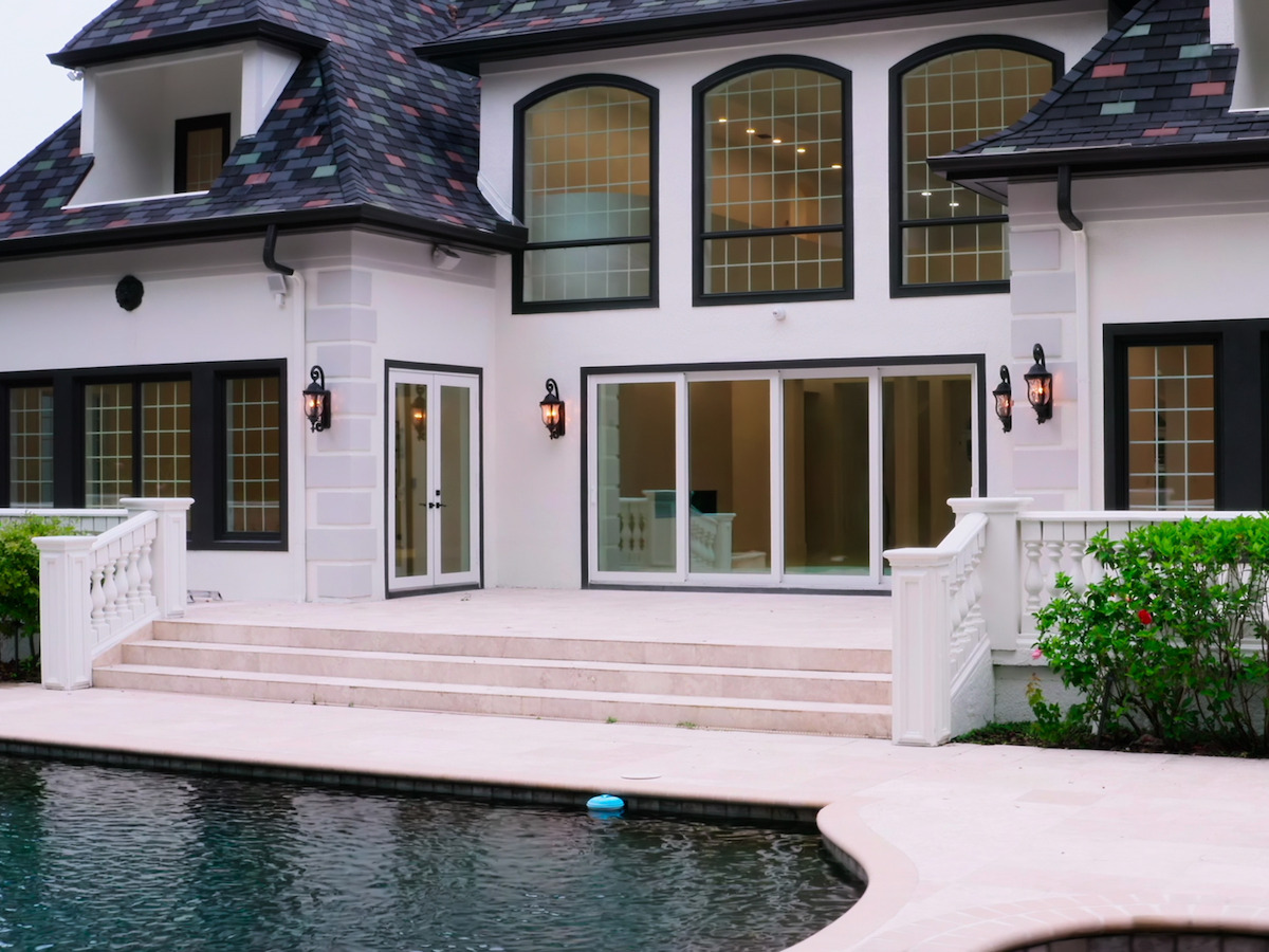 A close up of a luxury home in Tampa, Florida