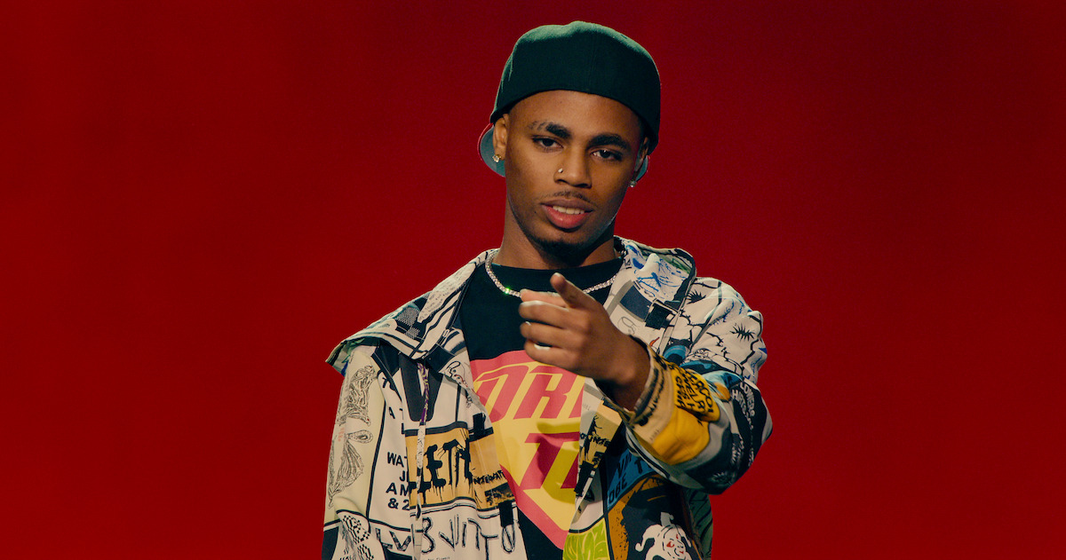 DreTL points toward the camera.