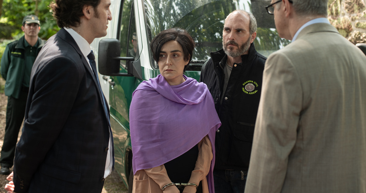 Raúl Arevalo as Rodrigo Serrano, Candela Peña as Rosario, Tito Asorey as Turrientes, and Tristán Ulloa as Alfonso